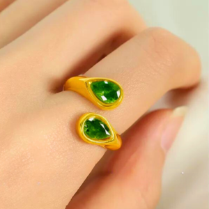 Bague ZIRCONA vert, collection ALCHIME DES COULEURS, par AIFEE Jewelry. www.aifee-jewelry.com